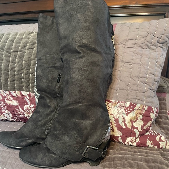 8 1/2 Not Rated Boots - Picture 1 of 8